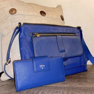 GORGEOUS BLUE FOSSIL CROSSBODY BAG AND WALLET SET